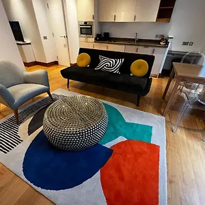 https://superb-studio-close-to-tower-bridge-london.cambridgehotelsuk.com